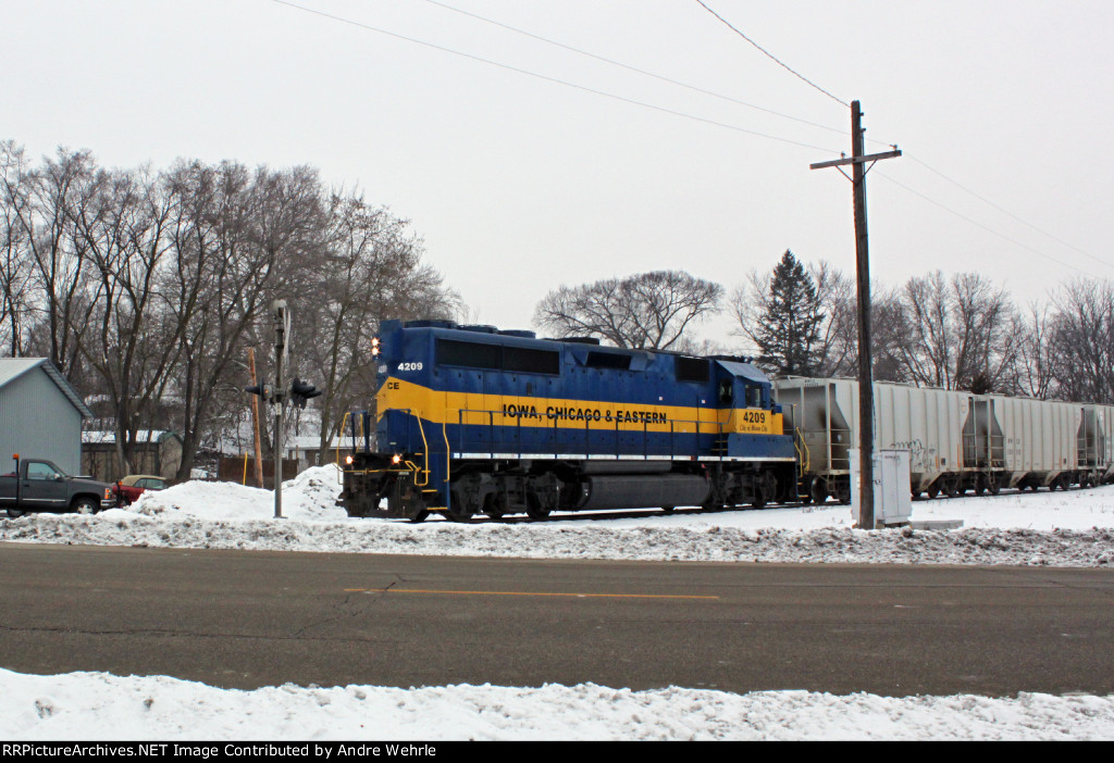 ICE 4209 "City of Mason City" with the outbound B66 J'ville local